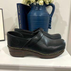 Dansko size 38